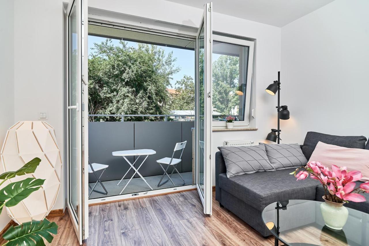 Modern Apartments Wroclaw By Renters エクステリア 写真